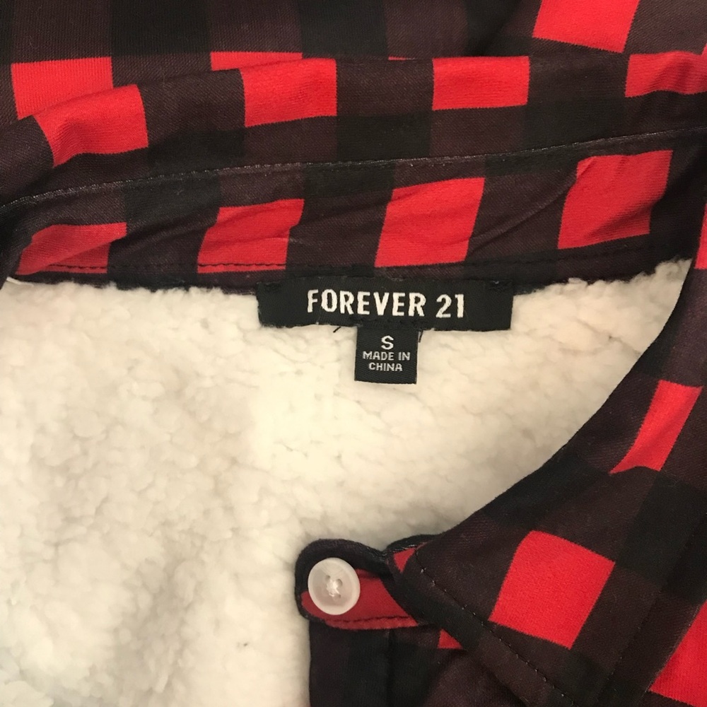 🔴 4/$15 Forever 21 Women’s S Red & Black Plaid Sherpa Lined Button Up Shirt NWT - Picture 13 of 16